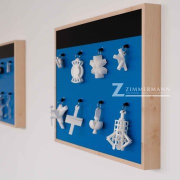 tischlerei-zimmermann-praesentationsrahmen-fuer-messen-blau